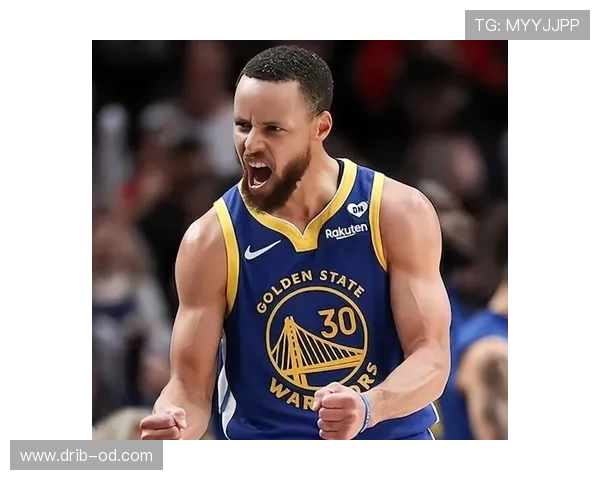 库里绕后无球拉开空间效率比肩昔日三分王