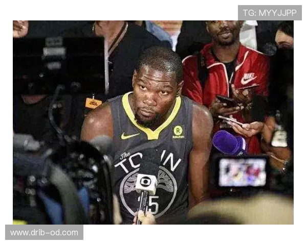 杜兰特家冰箱里塞满蛋白粉，连饮料都是无糖的