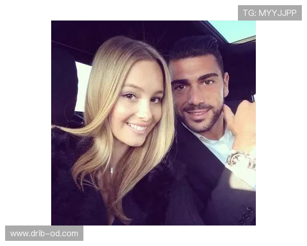 莱德基泳池边的自拍光鲜，背后那几小时冷冻冰块你敢信？